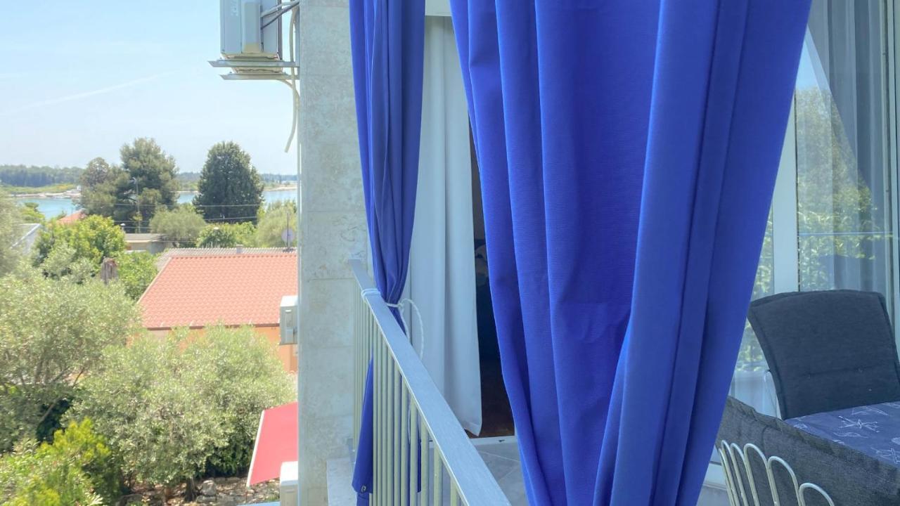 Appartement Romina à Zambratija  Extérieur photo