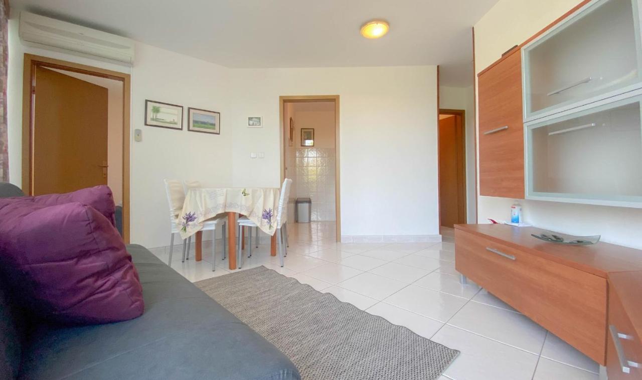 Appartement Romina à Zambratija  Extérieur photo