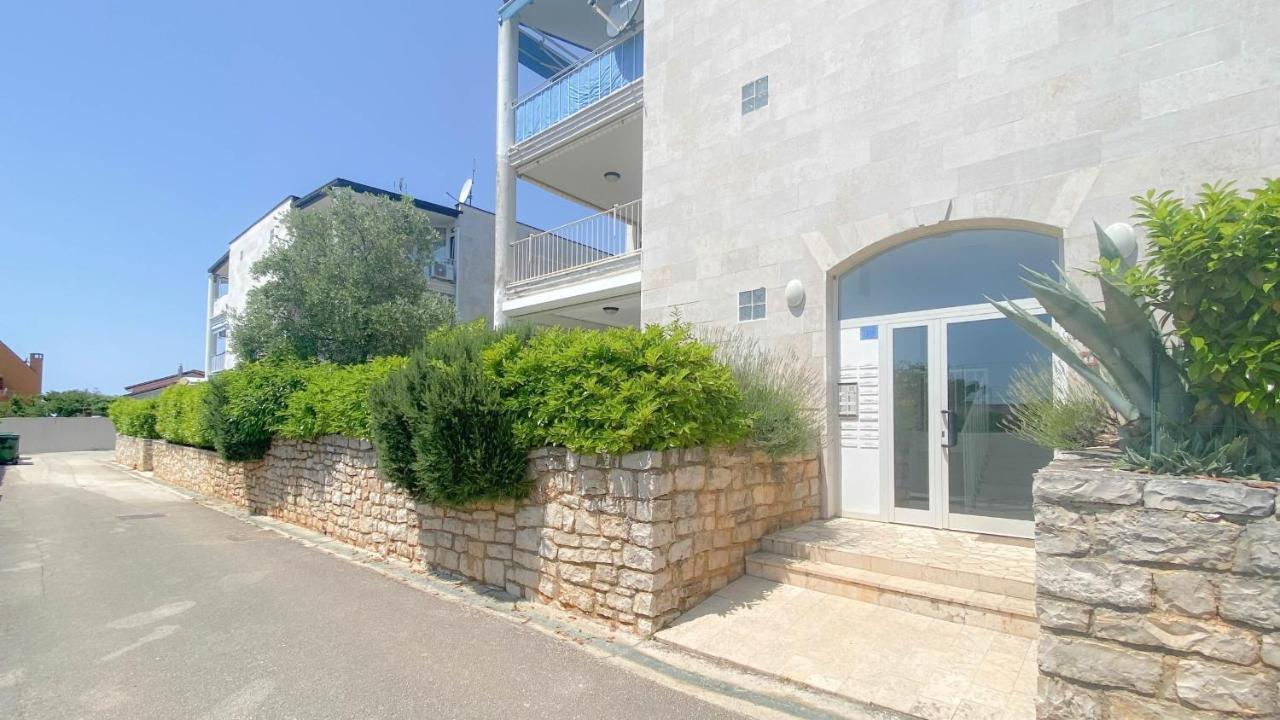 Appartement Romina à Zambratija  Extérieur photo